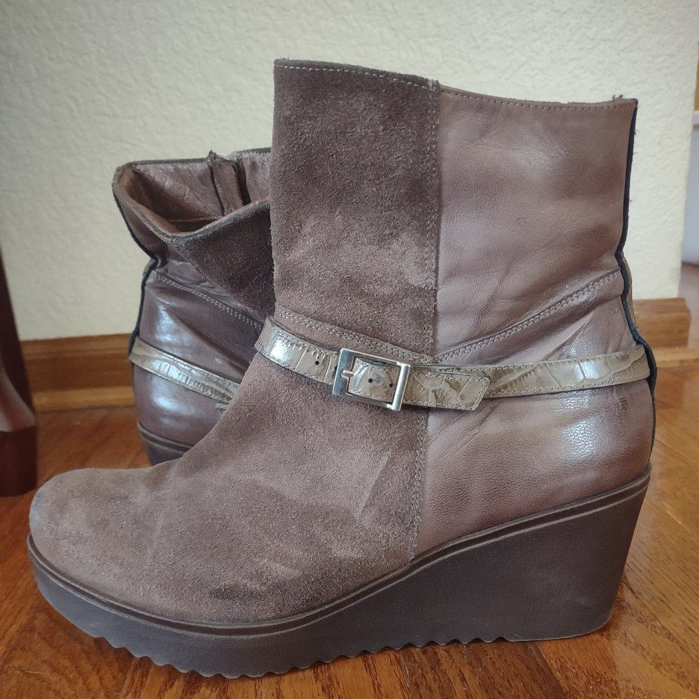 Eric Michael Wedge Boots